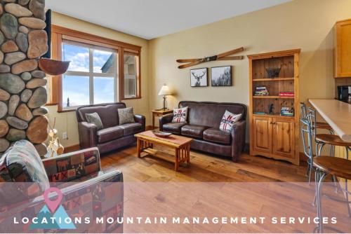 Treetop Getaway - 3 Bdrm Den wAmazing Views Private Hot Tub