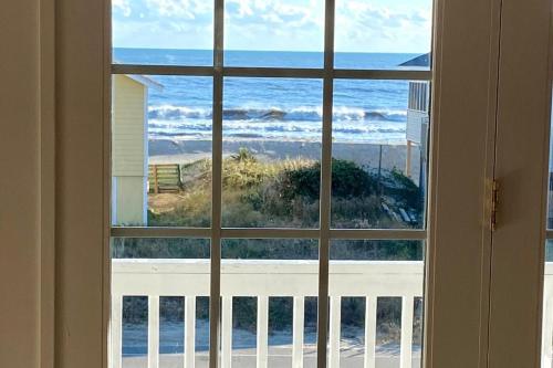 Fotografie z fotogalerie ubytování At the Beach by Oak Island Accommodations v destinaci Oak Island