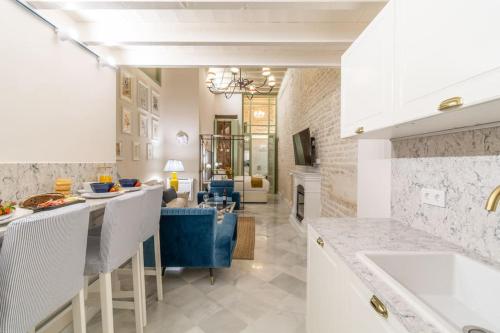 Kuchyň nebo kuchyňský kout v ubytování Judería de Sevilla II - Luxury Apartments