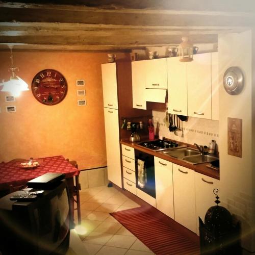 Kuhinja oz. manjša kuhinja v nastanitvi B&B Venice 1964