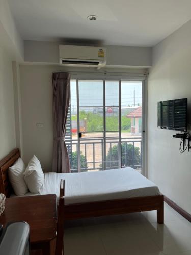 Μια τηλεόραση ή/και κέντρο ψυχαγωγίας στο Grand Lopburi
