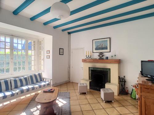 Maison de Caractère avec Jardin, à 300m de la Plage et Commerces - FR-1-361-60