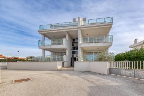 Diamond Seaview Penthouse - Happy Rentals