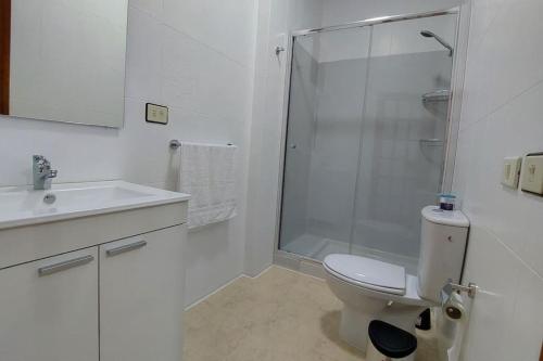 A bathroom at Casa La Palmera