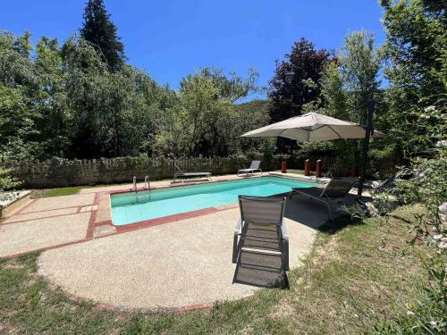 Πισίνα στο ή κοντά στο Maison de charme 3 étoiles avec piscine