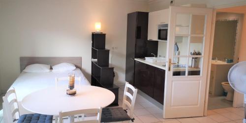 Photo de la galerie de l'établissement Domaine Juan Flore Studio Dauphin, à Juan-les-Pins