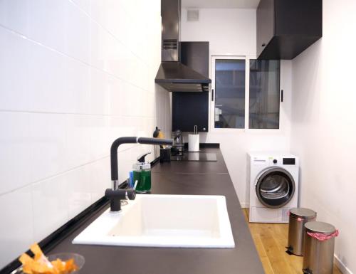 PISO EXCLUSIVO FRENTE AL CASCO VIEJO CON PARKING GRATIs