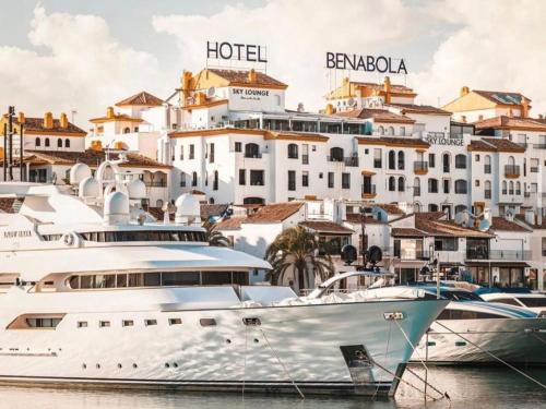 Nespecifikovaný výhled na destinaci Marbella nebo výhled na město při pohledu z apartmánu