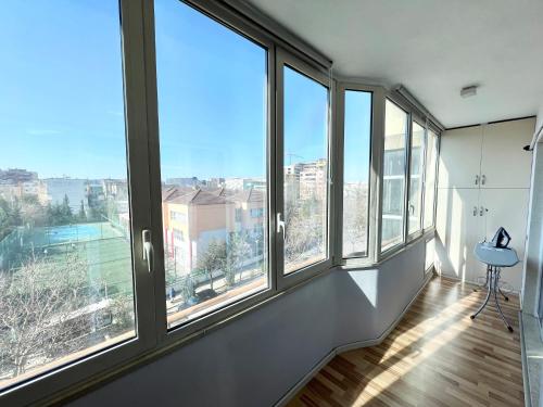 Fotografie z fotogalerie ubytování Rolling Apartment Tirana - Near Blloku v destinaci Tirana