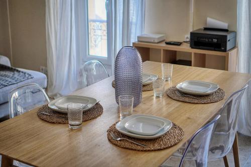 Upstays - Apartment 70m2 - Renovated - Wifi - A C