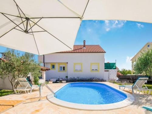 Holiday House Lavender with pool – Photos 3