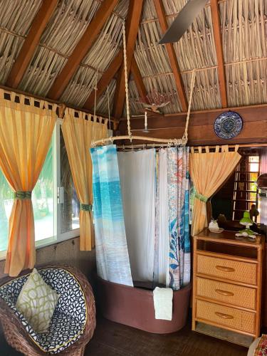 Φωτογραφία από το άλμπουμ του Bungalows Tree Tops - Adults Only στο Ζιουατανέχο