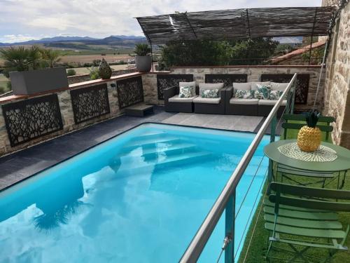 Πισίνα στο ή κοντά στο Les Pierres Blondes