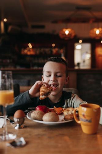 Jídlo v hotelu nebo okolí