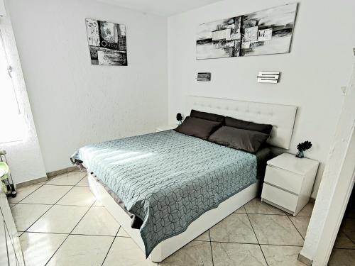 Postel nebo postele na pokoji v ubytování Minerva 1-Bedroom close to the beach park etc