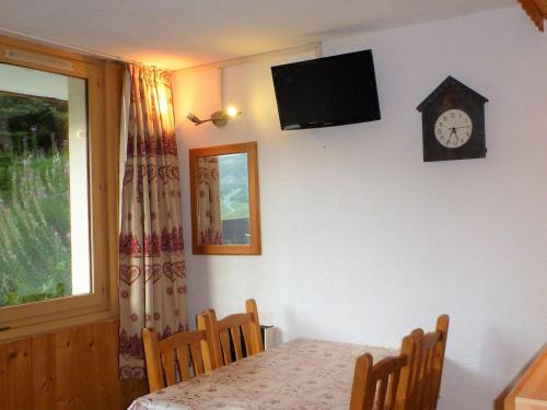 Studio pieds des pistes, proche quartier Bruyères, skis et animaux admis - FR-1-574-18