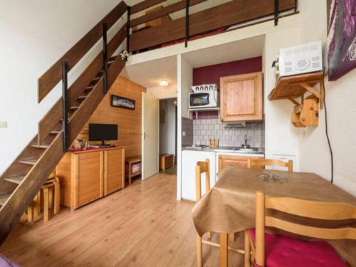 Appartement 2 pièces mezzanine avec parking privatif aux pieds des pistes, quartier calme des Fontanettes - FR-1-574-28