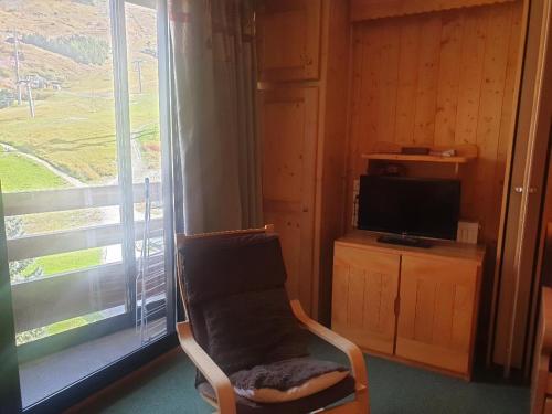 Charmant studio 32m², balcon, proche pistes, Les Menuires - FR-1-574-45