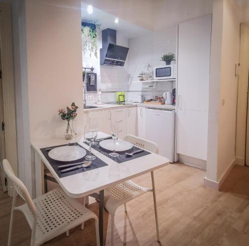 Kuchyň nebo kuchyňský kout v ubytování Apartamento a 2 minutos de Plaza La Merced, Málaga