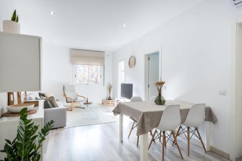 Apartment Next to Sagrada Familia, the Essence of Barcelona