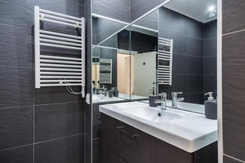 Apartment Next to Sagrada Familia, the Essence of Barcelona