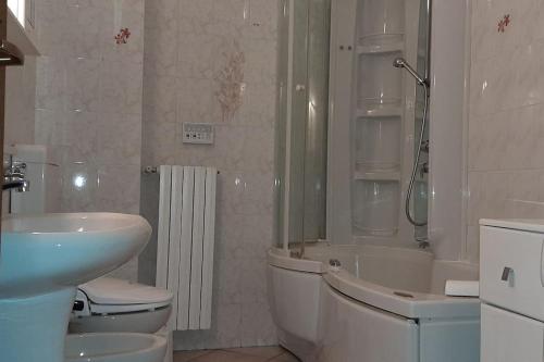 A bathroom at House Marika