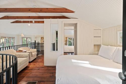 Postel nebo postele na pokoji v ubytování The Treehouse - 116 Florence Street