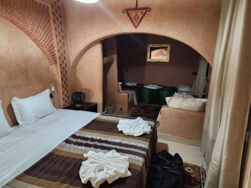 Cama o camas de una habitación en Riad Paradise of Silence