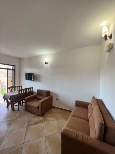 Kamberi Hotel & Apartments 2