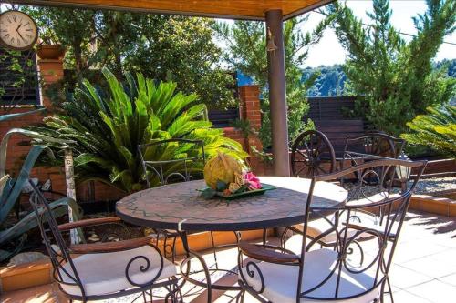 Taman di luar Catalunya Casas Mountain escape with amazing views just 25km to BCN!