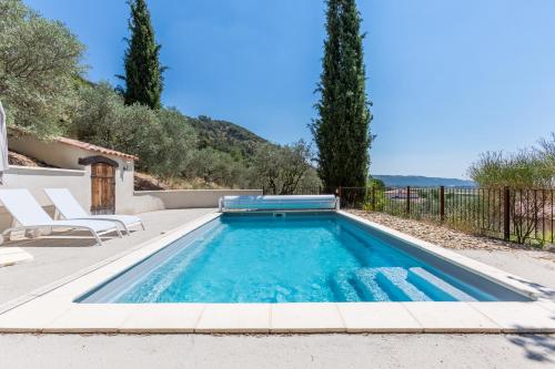 La alberca dentro o cerca de Le charme d'un pigeonnier provençal avec piscine