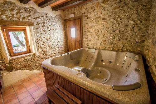 Φωτογραφία από το άλμπουμ του Catalunya Casas Captivating Villa in the Vineyard close to Sitges σε Bisbal del Penedès