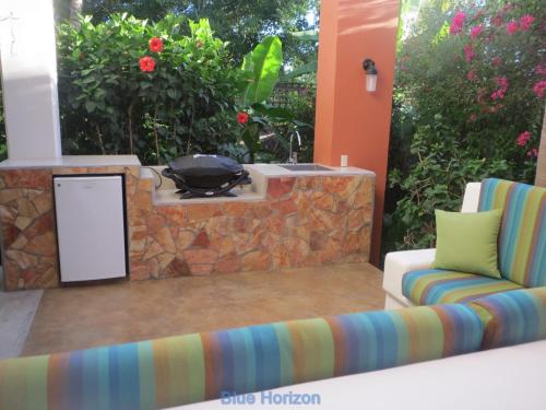 Ruang duduk di Casa Guadalupe - big beach oasis!