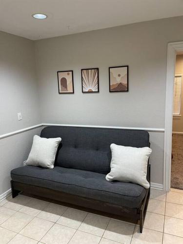 Gallery image of NEW The Drover by USAO - King Bed - SmartTV - Quiet Street! in Chickasha