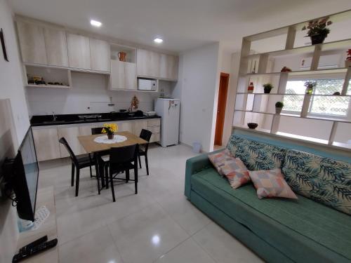 Η κουζίνα ή μικρή κουζίνα στο Flat Getsêmani Olímpia a 10min do Thermas dos Laranjais