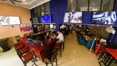 Restorāns vai citas vietas, kur ieturēt maltīti, naktsmītnē Riverside Hotel Phnom Penh