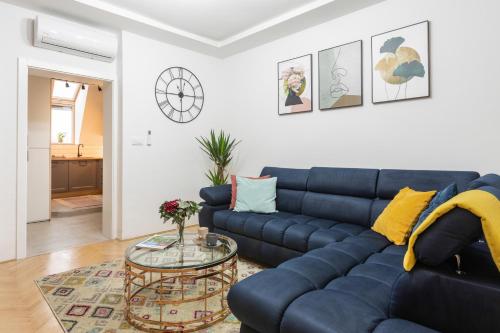 Design 1BDR Loft near Kvaternik Square