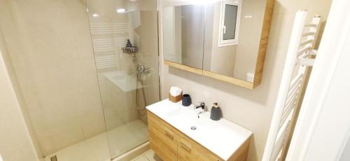 Athens' Secret Jewel by YHA