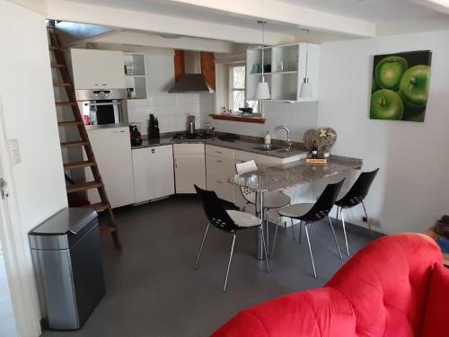 Kuchyň nebo kuchyňský kout v ubytování Country cottage Anna Paulowna, self checkin