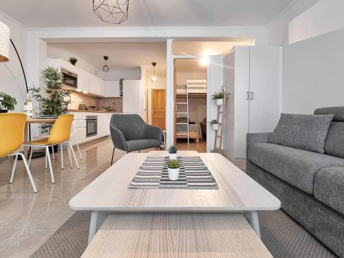 LE SOLEIL Résidence la Fontaine Les Sablettes Plage