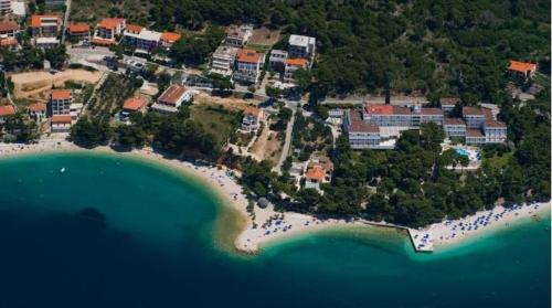 Studio apartment in Brela with a sea view, terrace, air conditioning, WiFi 201-3