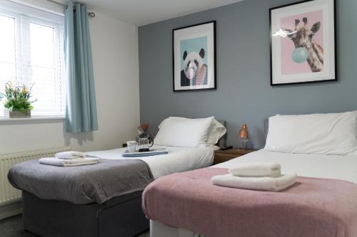 Gallery image of 3 Smart TVs, Sleeps 3, VAN PARKING, Fast WIFI in Corby