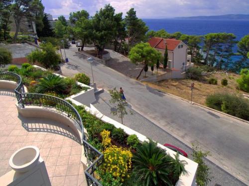 Studio apartment in Brela with a sea view, terrace, air conditioning, WiFi 201-6
