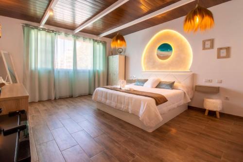Fotografia z galérie ubytovania Room in Guest room - Private room in the fishing port of Marbella v Marbelli