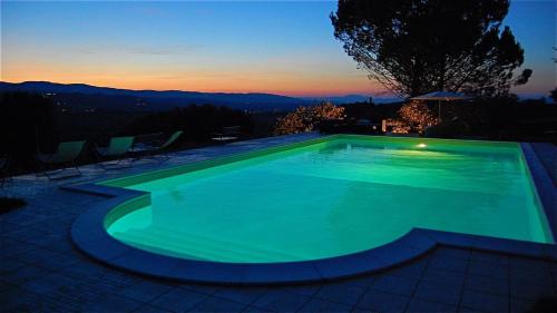Villa Sole Vino - sensational holiday venue - central location - sleeps 15
