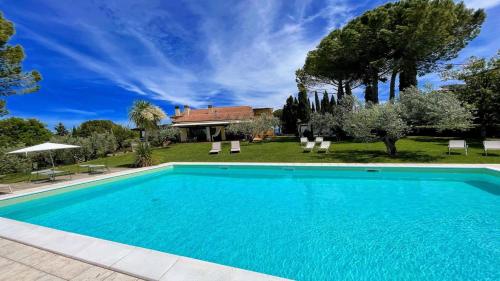 Relax in Italy s most famous Sagrantino wine and truffle Slps 15 Exc pool