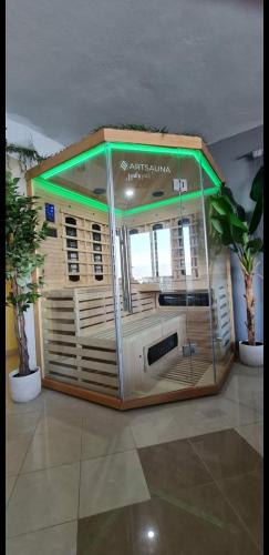 Luxury apartment MaLea with jacuzzi and sauna, by the sea