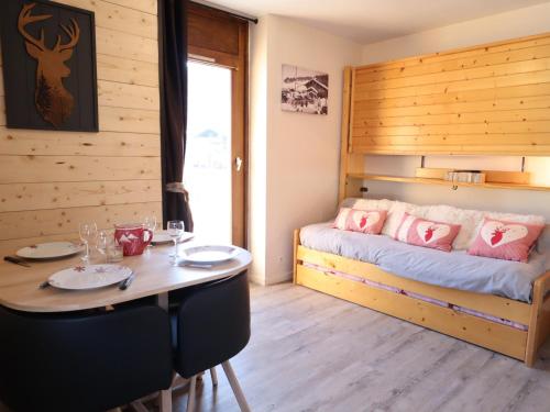 Appartement cosy dans le centre du village, proche pistes et ESF, avec balcon et équipements complets - FR-1-623-286