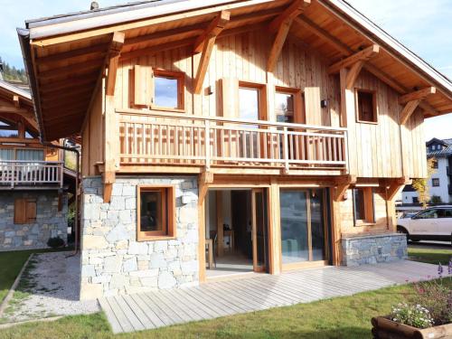 Chalet Neuf Exposé Plein Sud à 600m des Pistes avec Terrasse et Parking