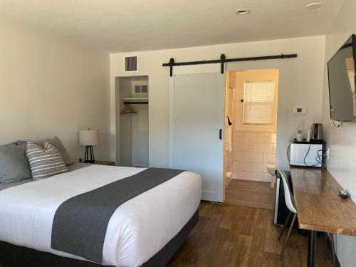 Η κουζίνα ή μικρή κουζίνα στο City Center Motel